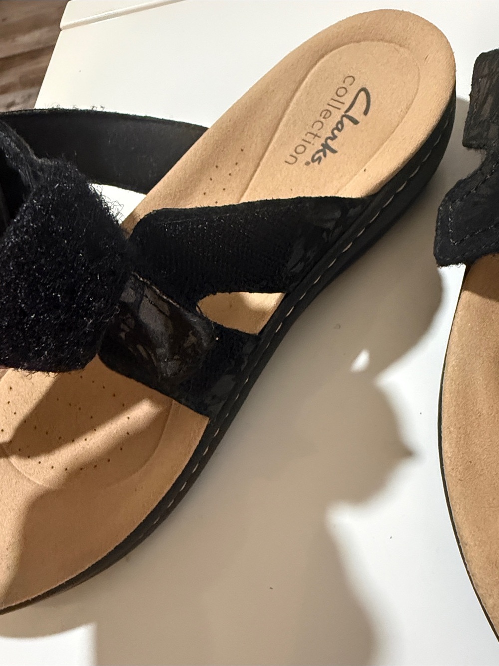 Clarks Women's  Black Laurieann Gema Thong Sandals Size 9 - Picture 9 of 11